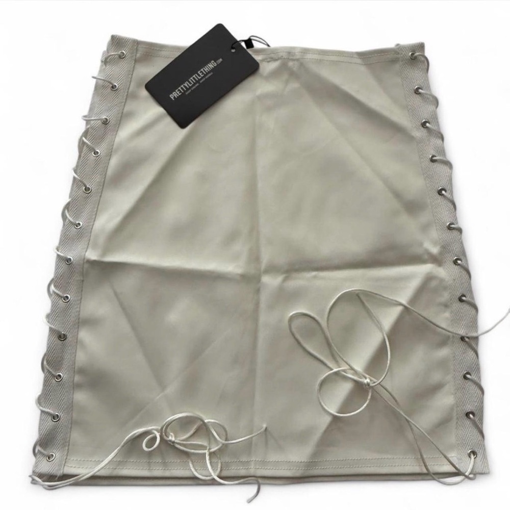 NWT PrettyLittleThing White Lace-Up Mini Skirt | Size: 2